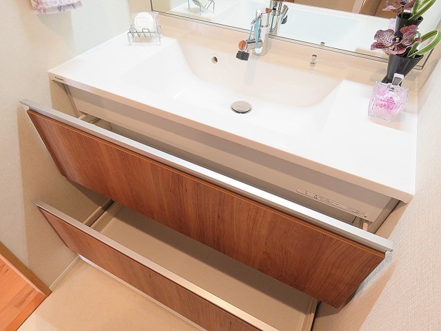 ファーストン世田谷リバーサイトテラス　洗面化粧台