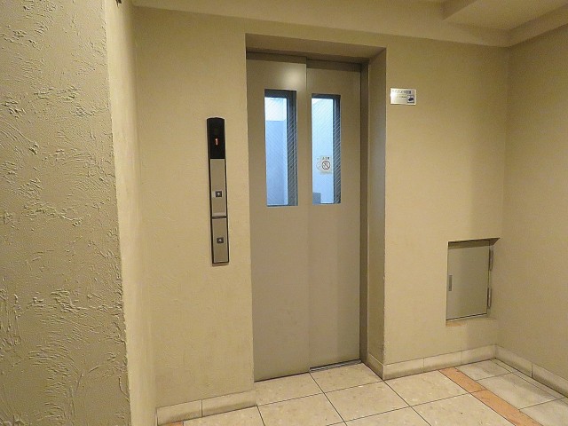 ファーストン世田谷リバーサイトテラス　エレベーター