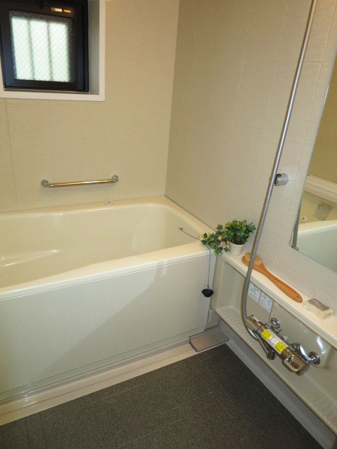 下落合南デュープレックス　浴室換気乾燥機付のバスルーム