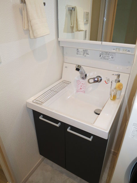 朝日落合マンション　使い勝手良さそうな洗面化粧台