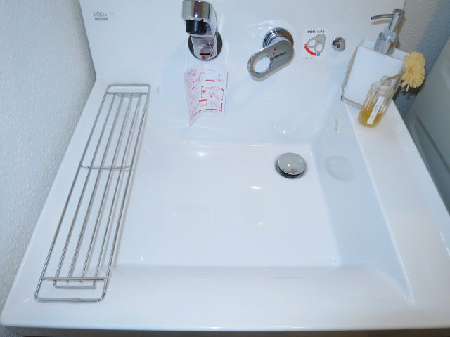 朝日落合マンション　使い勝手良さそうな洗面化粧台