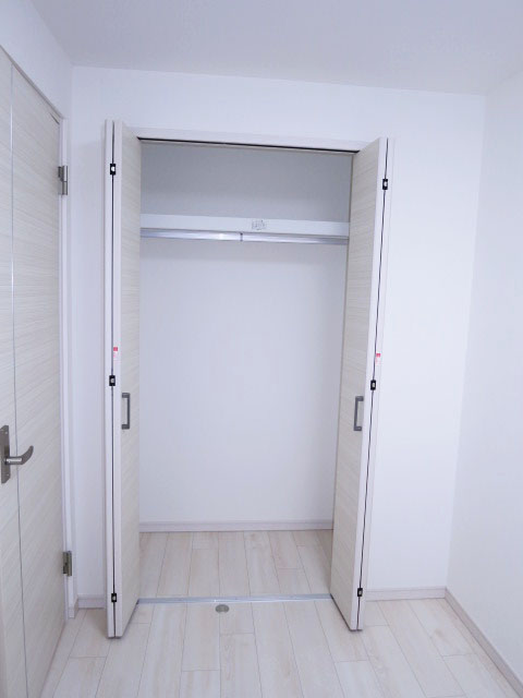 朝日落合マンション　約5.0帖の洋室　クローゼット