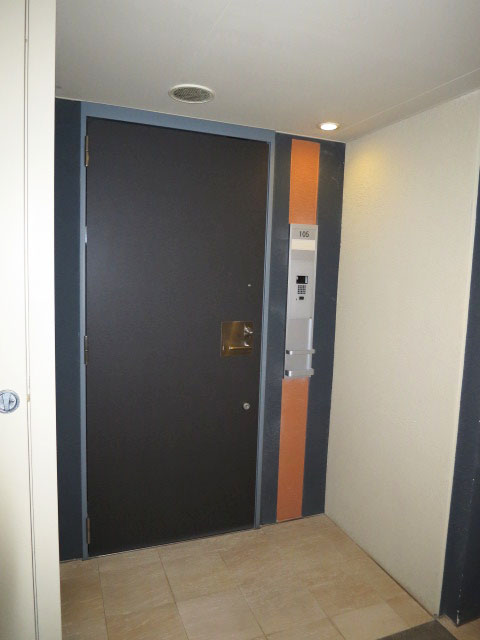 グランドメゾン中目黒 The Class　玄関前廊下