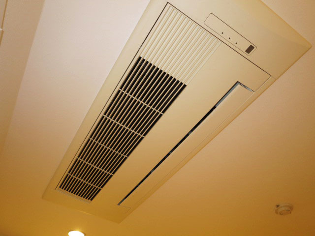 約12.0帖の洋室　天井カセット式エアコン