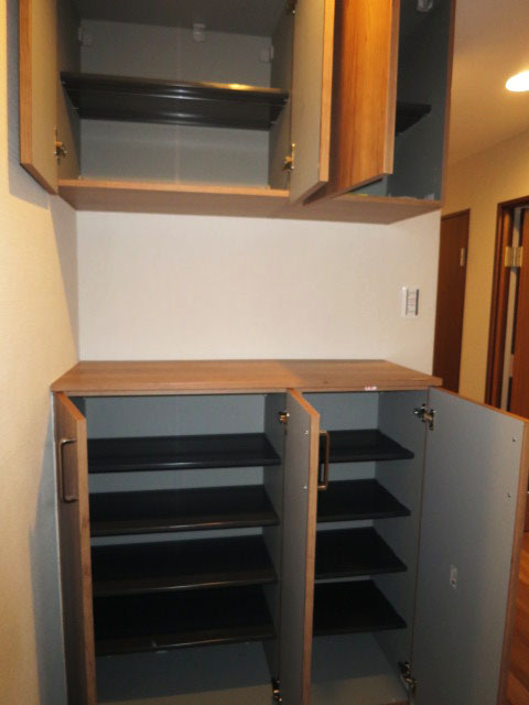 渋谷本町オリエントコートⅠ　収納たっぷりの玄関