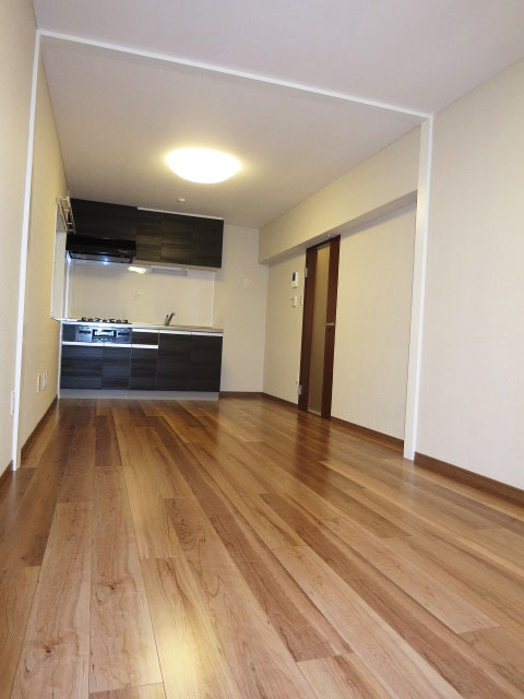 渋谷本町オリエントコートⅠ　約13.1帖のリビングダイニングキッチン