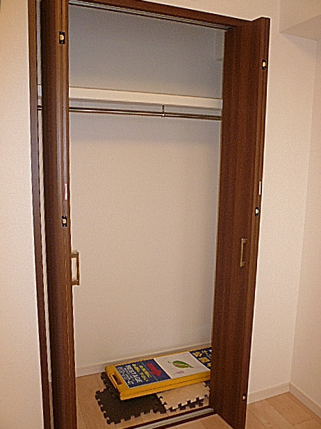 洋室5.1帖　クローゼット