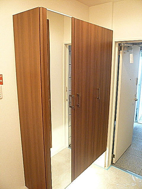 ヴェラハイツ広尾　玄関収納