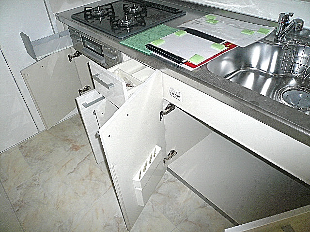 ノア南麻布　キッチン　収納