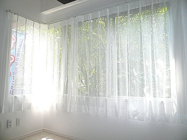 ノア南麻布　洋室7帖　窓