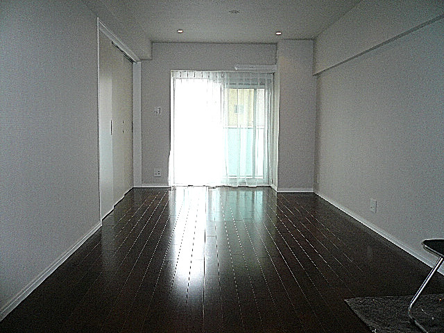 松濤パークハウス　LDK16.4帖