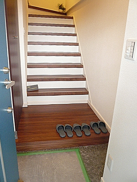 馬事公苑前ハイム2号棟　玄関ホール712