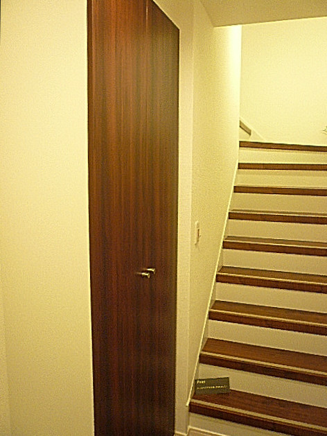 馬事公苑前ハイム2号棟　玄関収納712