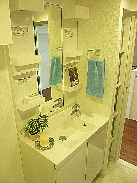 馬事公苑前ハイム2号棟　洗面化粧台712