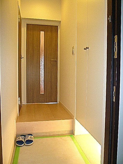 弦巻リハイム　玄関ホール410