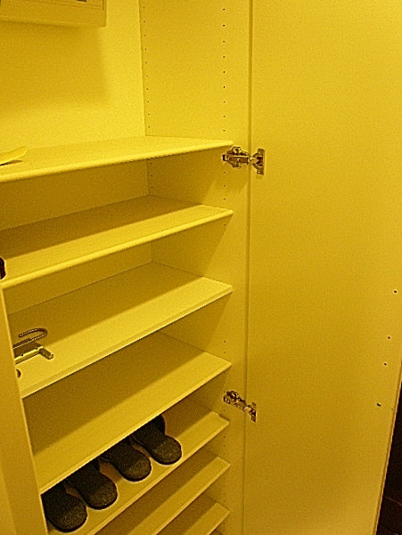 弦巻リハイム　玄関収納410