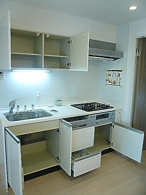 弦巻リハイム　キッチン収納410