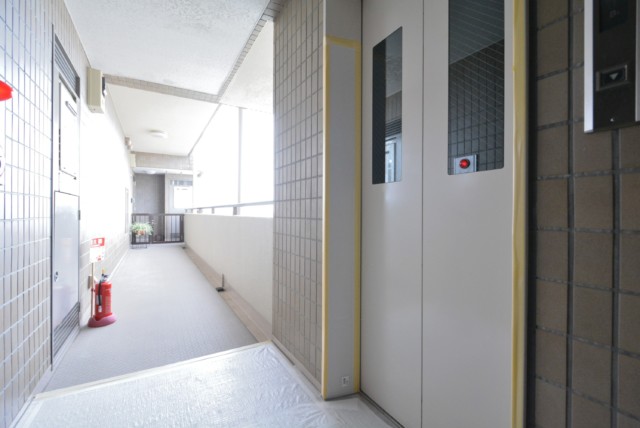 ベルシャトウ上高井戸 玄関