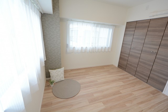 三井馬事公苑南ハイツ 洋室①