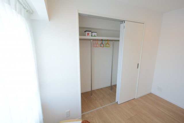 フアミール久堅 洋室1