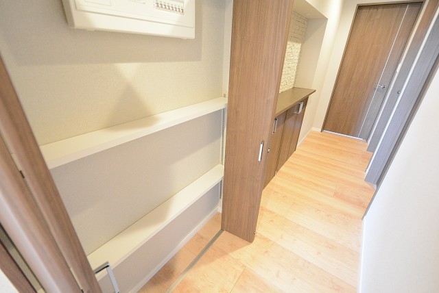 音羽ハウス 廊下収納