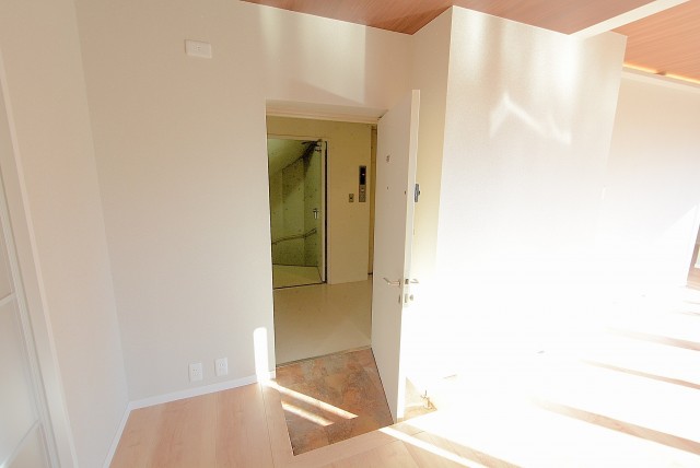 音羽ハウス 勝手口