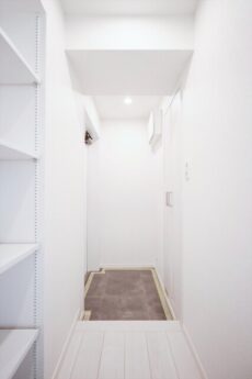 ライオンズマンション新富町 玄関