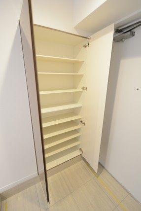 フアミール久堅 玄関