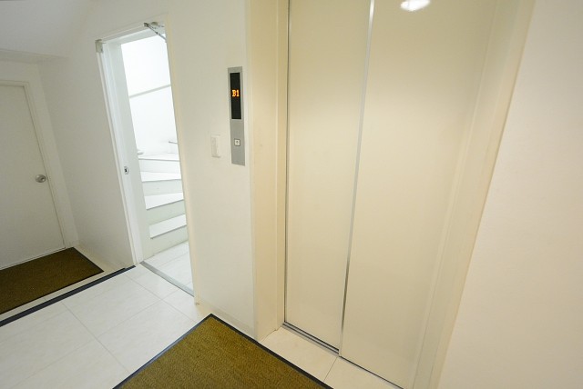 音羽ハウス 内廊下