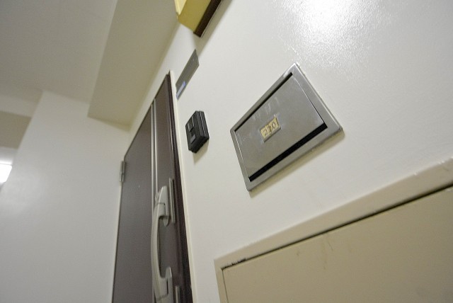 弦巻リハイム 玄関