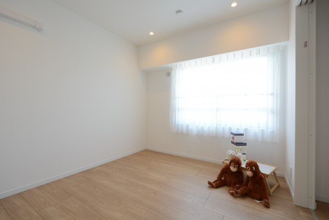 フアミール久堅 洋室1