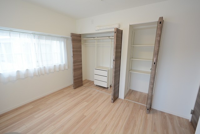 三井馬事公苑南ハイツ 洋室①