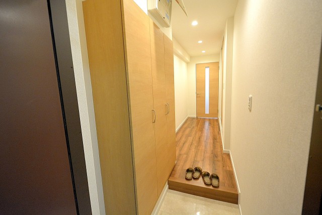 弦巻リハイム 玄関