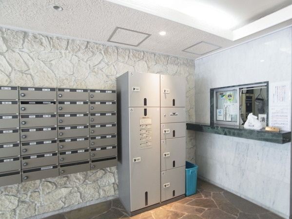 ハイネス中野　宅配ボックス