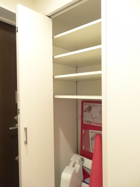 藤和青葉台コープ　玄関収納203