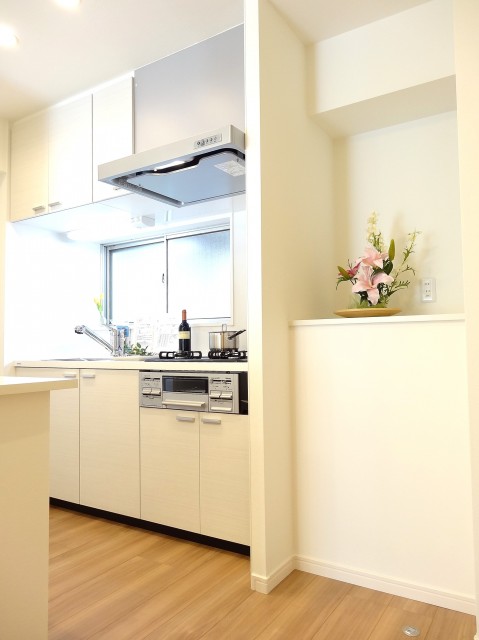 セブンスターマンション第二日本橋　キッチンと棚