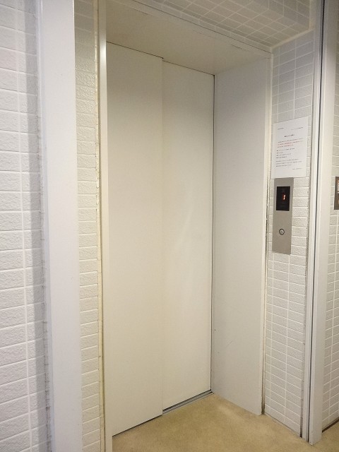 エスコートノヴェル白金高輪　エレベーター