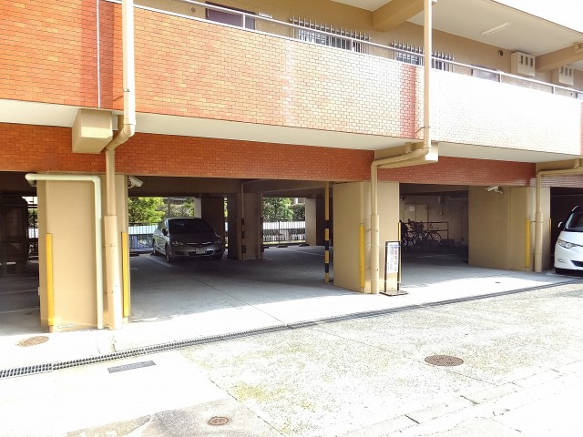ライオンズマンション護国寺　駐車場