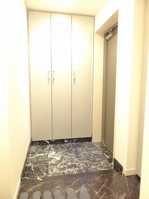 エスコートノヴェル白金高輪　玄関中　501