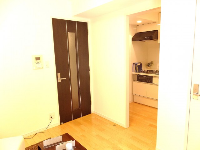 エスコートノヴェル白金高輪　リビング　402