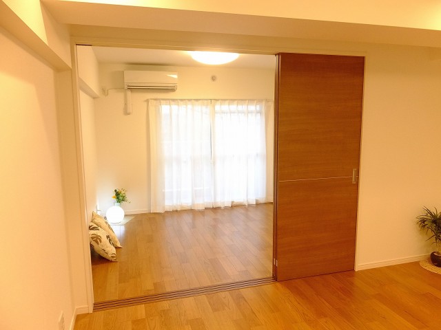 朝日プラザ上北沢　洋室ドア