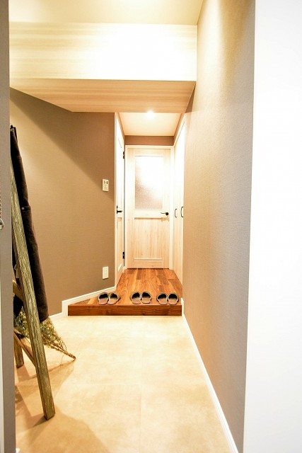 チュリス氷川坂　玄関ホール