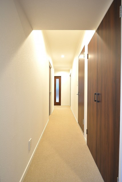 ヴァンヴェール南平台402　廊下