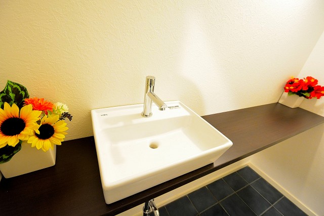 ヴァンヴェール南平台402　トイレ手洗いカウンター