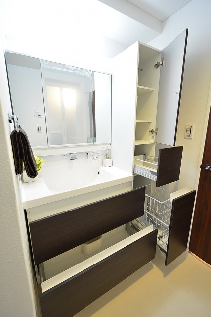 ヴァンヴェール南平台402　洗面台