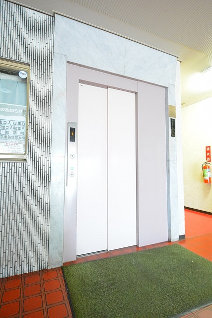 シャンボール新中野　エレベーターホール