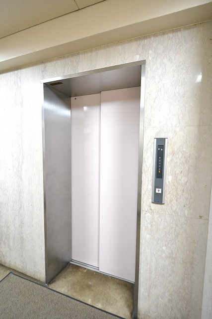ボーン赤坂　エレベーター