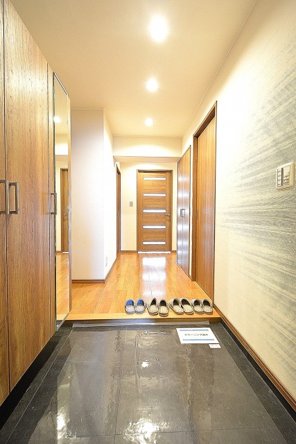 ヴァンヴェール南平台　玄関ホール