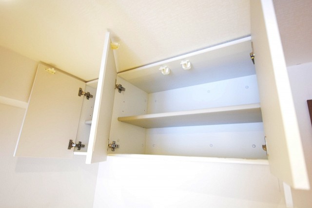 ボーン赤坂　キッチンの吊戸棚