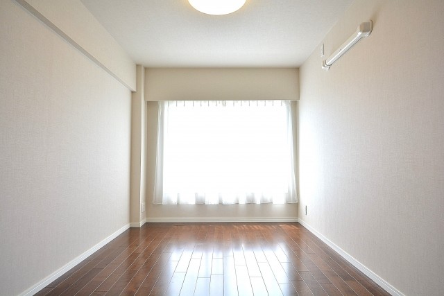 成城エコーハイツ　約6.3帖の洋室803